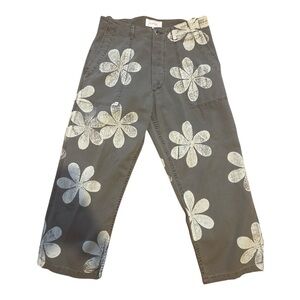 The great THE CARPENTER PANT WITH DAISY STAMP.